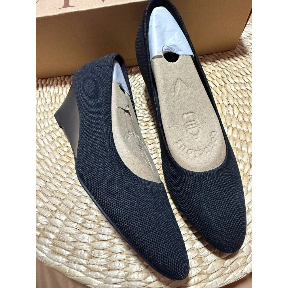 VIVAIA Tamia Comfort Wedge Heels  Almond Toe &‎ Arch Support black size 8
